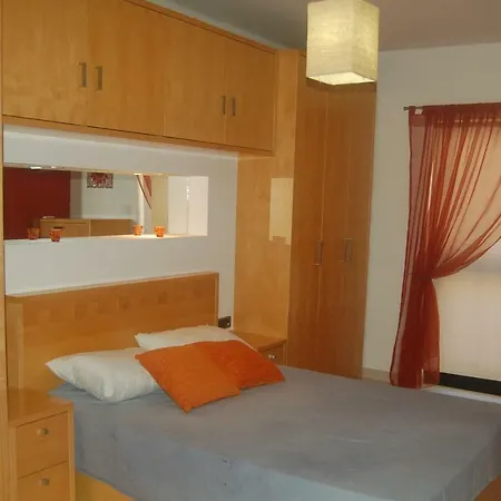 Georgina Court Apt. 2 شقة *